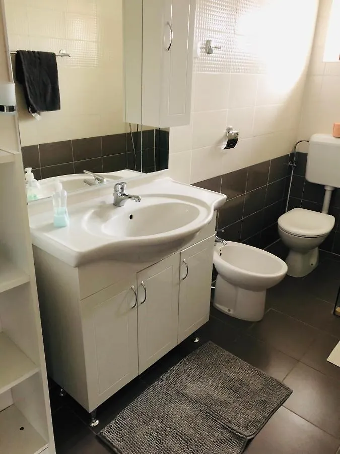 אומאג Apartman Lina